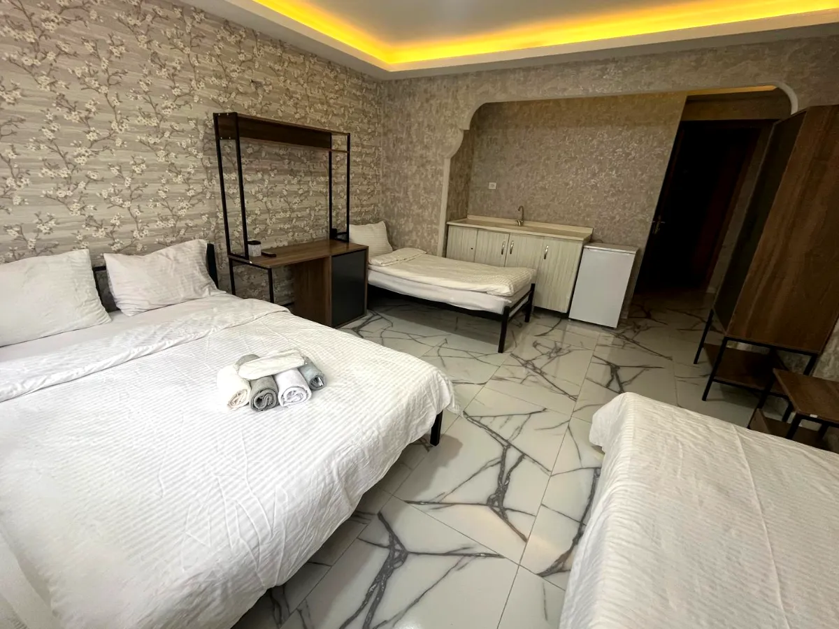 Apart otel ve pansiyon Apart otel ve pansiyon – apart konaklamada masa ve yatak düzeni